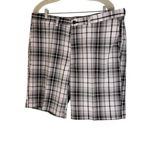 Haggar Cool 18 Pro Men's Black and White  Tonal  Plaid Shorts